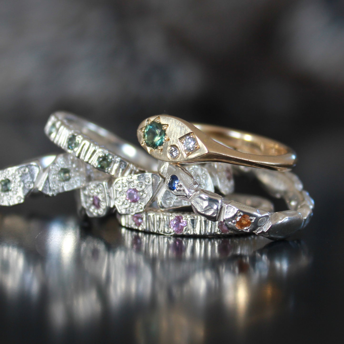Soft terrain ring Rainbow sapphires