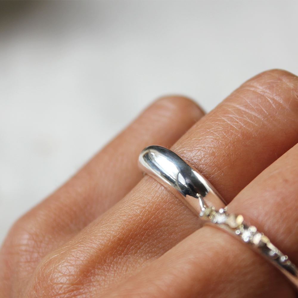 Silver curve ring slim