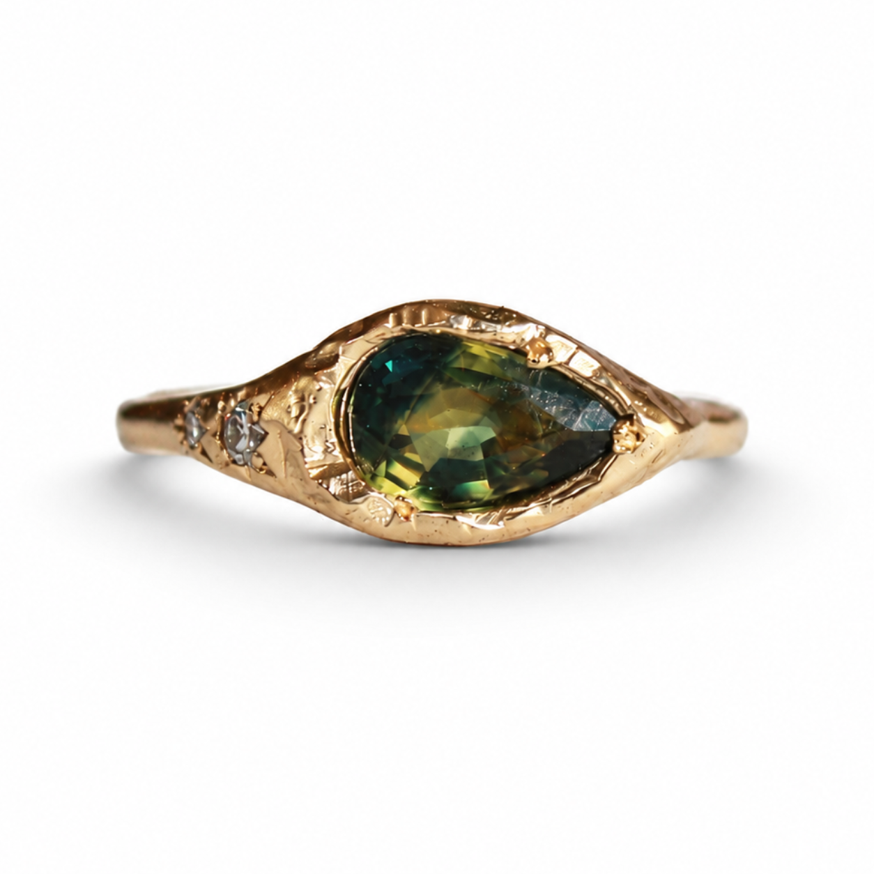Sideways Pear Sapphire signet
