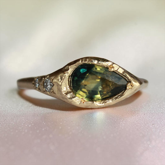 Sideways Pear Sapphire signet