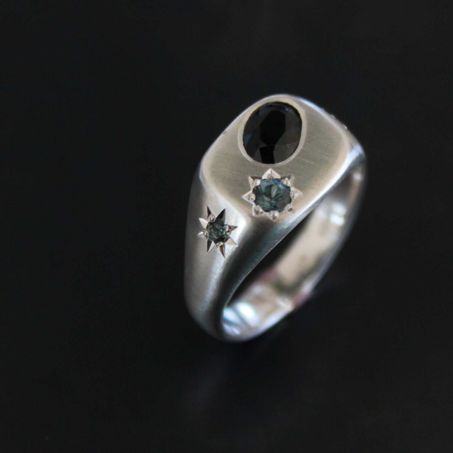 Sapphire Diamond Tapatoru Signet