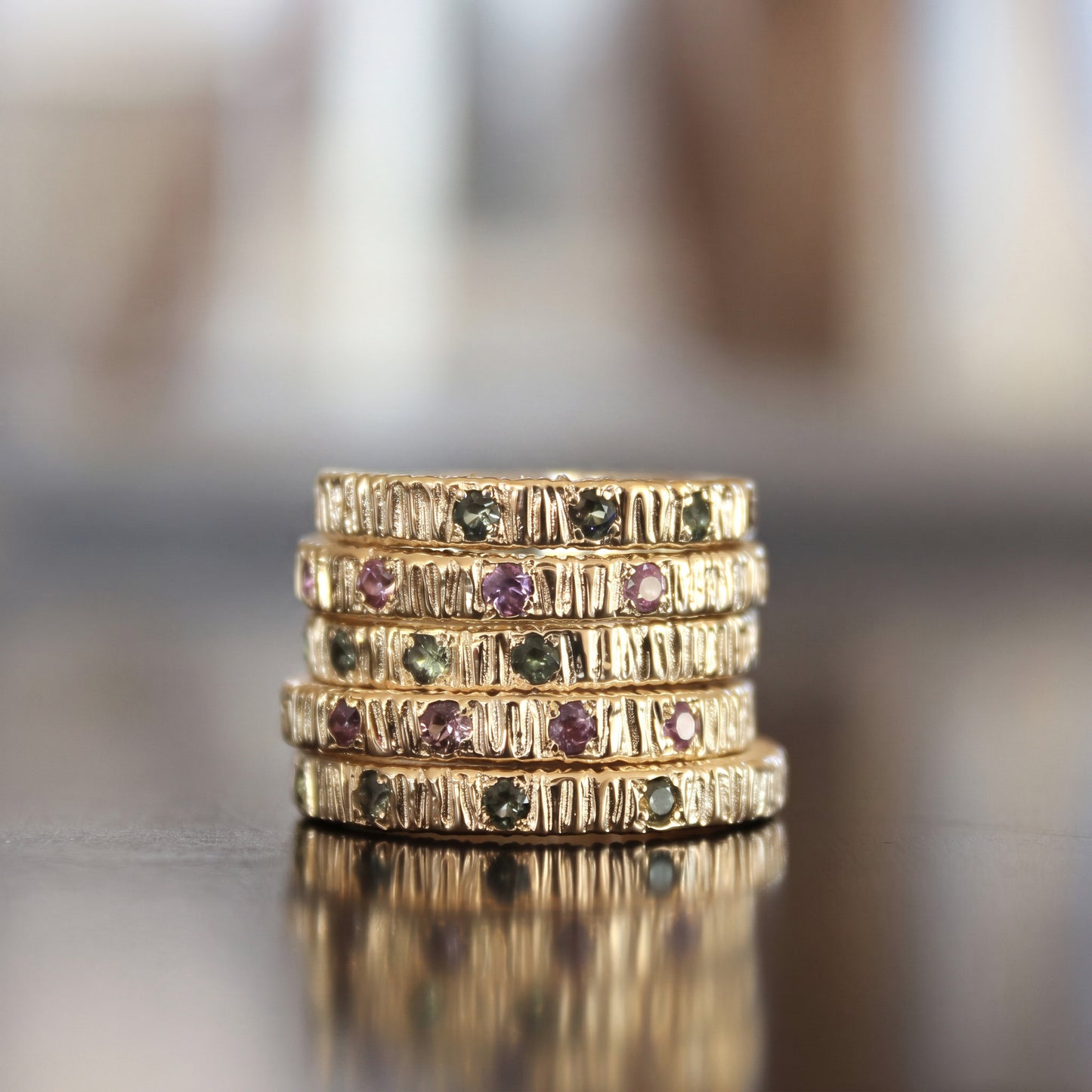 Lines ring gold sapphires