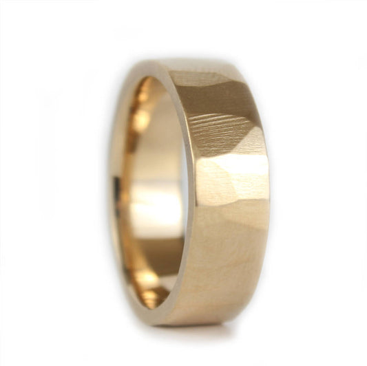 Subtle Facet Unisex Wedding Band