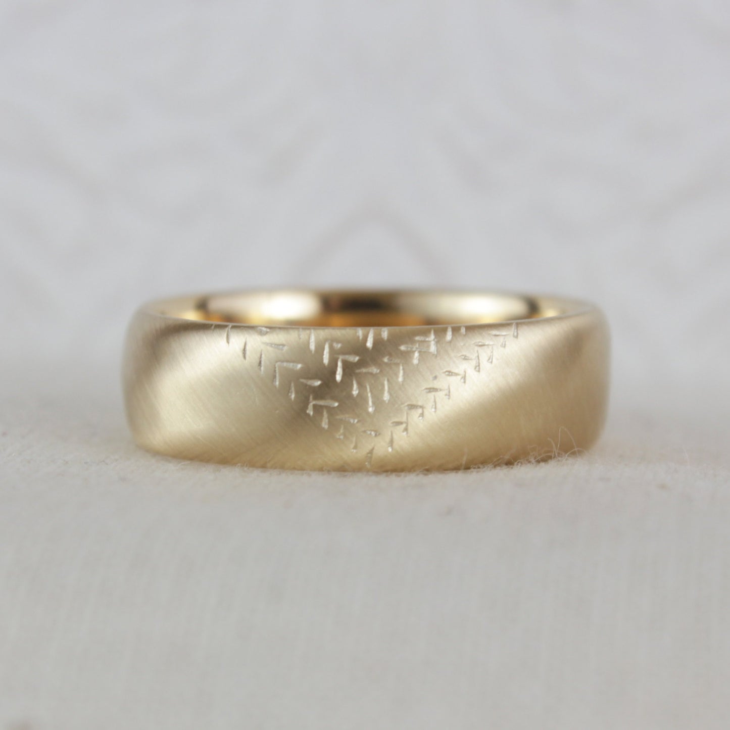 Unisex Gold wedding ring Woven design